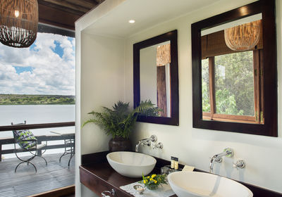 River Chalet Bathroom
